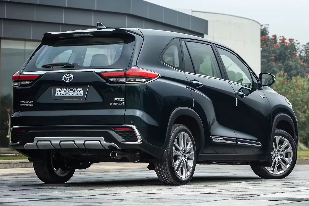 Toyota Innova Hycross 2026